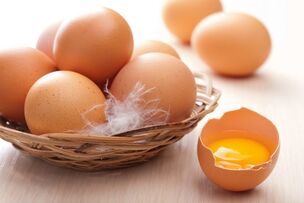 انڈوں کا استعمال آپ کو ایک اعلی کاسمیٹولوجیکل اور جمالیاتی اثر حاصل کرنے کی اجازت دیتا ہے